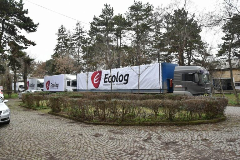 Kompania „Ecolog“ ka dërguar sot një karvan kamionësh me ndihma në rajonet e vërshuara